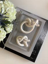 Load image into Gallery viewer, Spiked, porcelain two-half hitches knot & slighnot