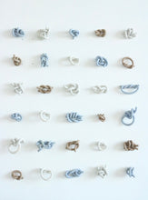 Load image into Gallery viewer, PURELY PORCELAIN: Knot Series XVI - Minerales Del Mar