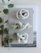 Load image into Gallery viewer, Loop Knot
