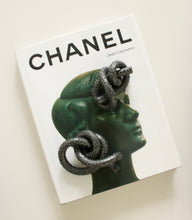 Load image into Gallery viewer, Two Half Hitches