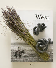 Load image into Gallery viewer, Two Half Hitches