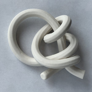 Bare porcelain, two half hitches knot