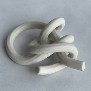 Bare porcelain, two half hitches knot