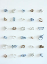 Load image into Gallery viewer, PURELY PORCELAIN: Knot Series XVI - Minerales Del Mar

