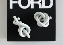 Load image into Gallery viewer, Midshipman&#39;s Hitch &amp; Teamster&#39;s Knot in White Ash
