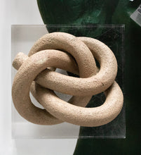 Load image into Gallery viewer, The teamster&#39;s knot in sand.
